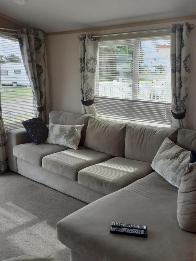 Rick'S Retreat Static Caravan Near The Beach With Free Wifi Lossiemouth Eksteriør billede
