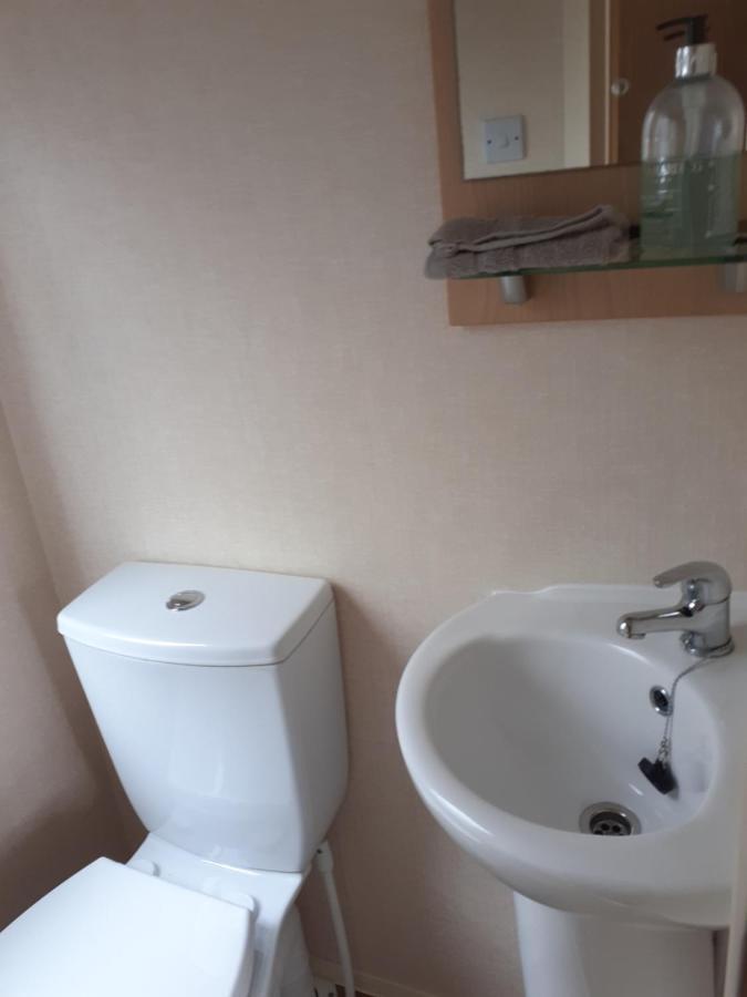 Rick'S Retreat Static Caravan Near The Beach With Free Wifi Lossiemouth Eksteriør billede